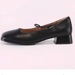Empress Australia Square Toe Heel Black Size 8 - 39 (brand new in box)